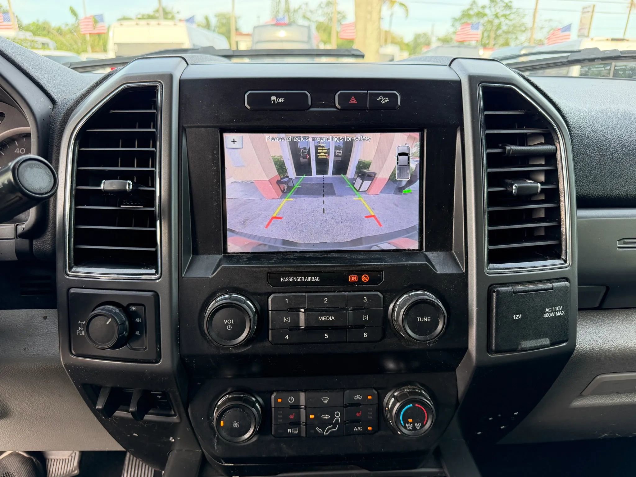 Used 2019 Ford F350 XLT w/ XLT Premium Package AWD/4WD image 22