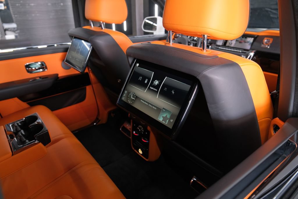 Used 2021 Rolls-Royce Cullinan AWD/4WD image 29