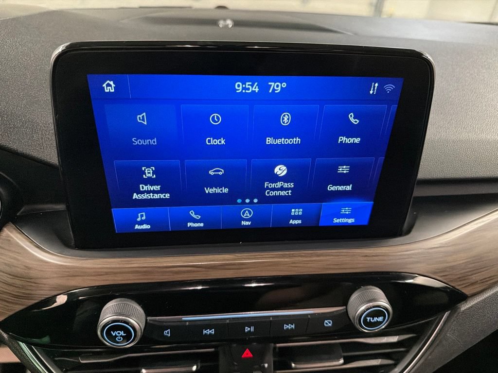 Certified 2020 Ford Escape Titanium AWD/4WD image 10