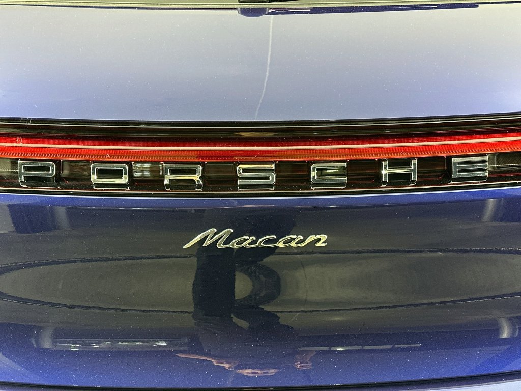 Certified 2026 Porsche Macan AWD/4WD image 34