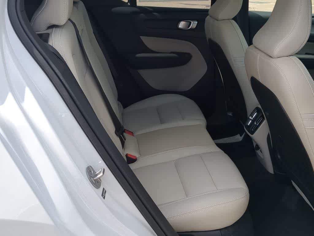 New 2026 Volvo XC40 B5 Plus w/ Climate Package AWD/4WD image 19