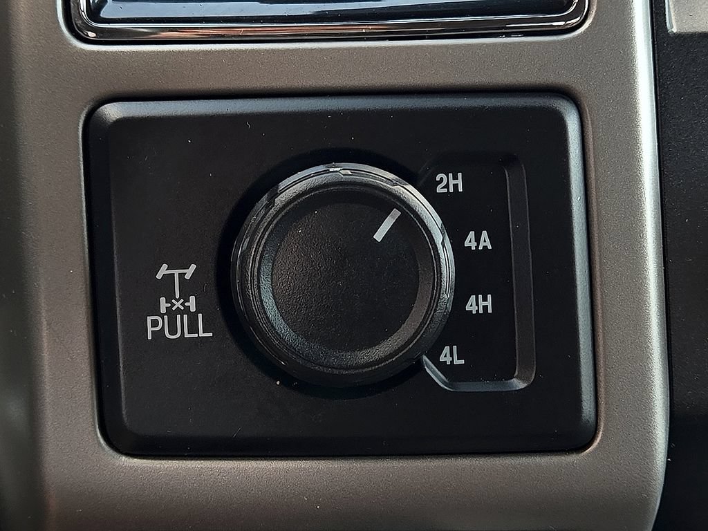 Used 2018 Ford F150 King Ranch w/ Equipment Group 601A Luxury AWD/4WD image 14