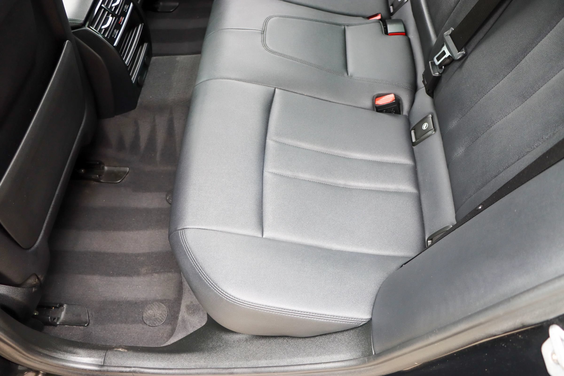 Used 2018 BMW 530e RWD image 18