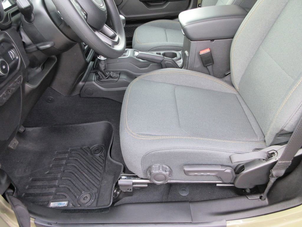 Used 2025 Jeep Wrangler Sport AWD/4WD image 12
