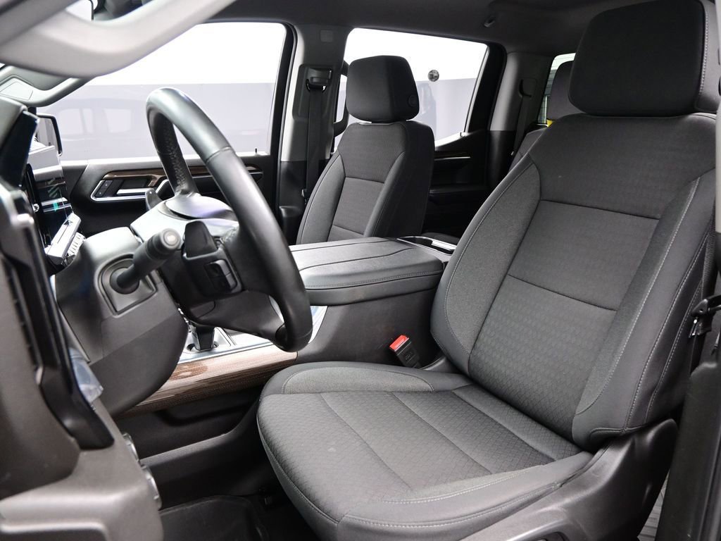 Used 2024 Chevrolet Silverado 1500 LT Trail Boss w/ LPO, Dark Essentials Package image 9