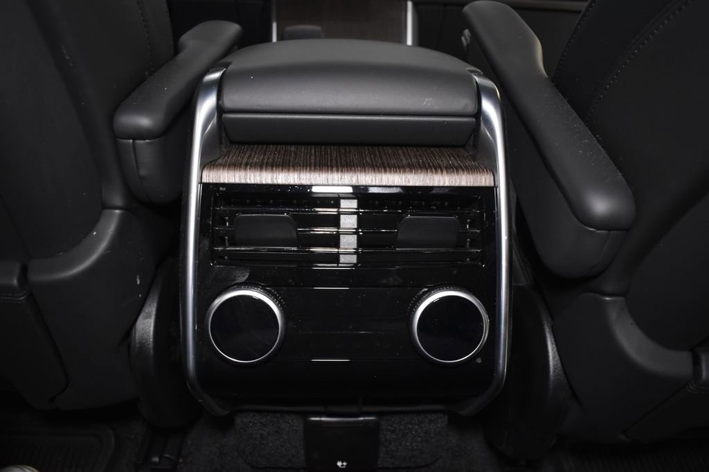 Used 2025 Land Rover Range Rover Long Wheelbase SE image 40