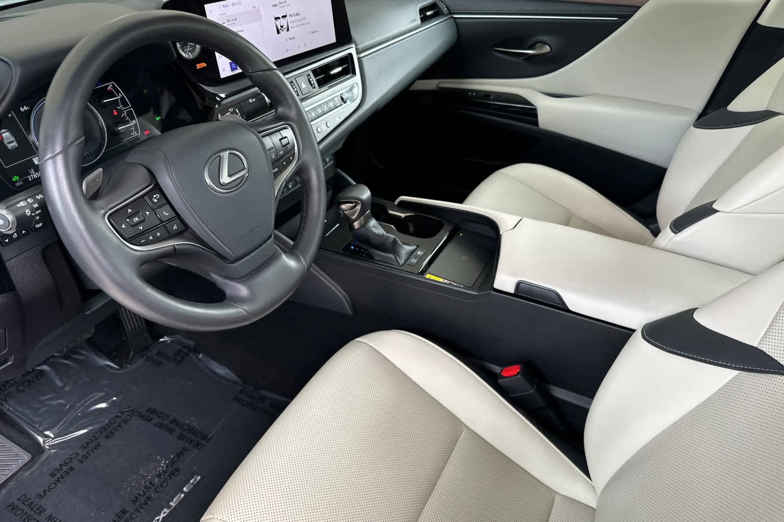 Used 2025 Lexus ES 300h w/ Premium Package FWD image 11