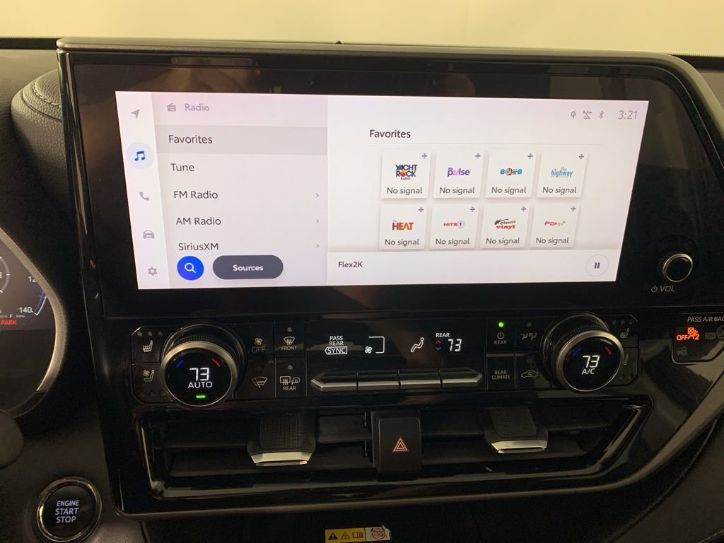 Used 2023 Toyota Highlander Limited image 26