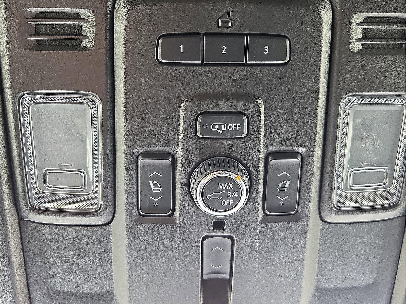 Used 2023 Chevrolet Suburban Premier image 22