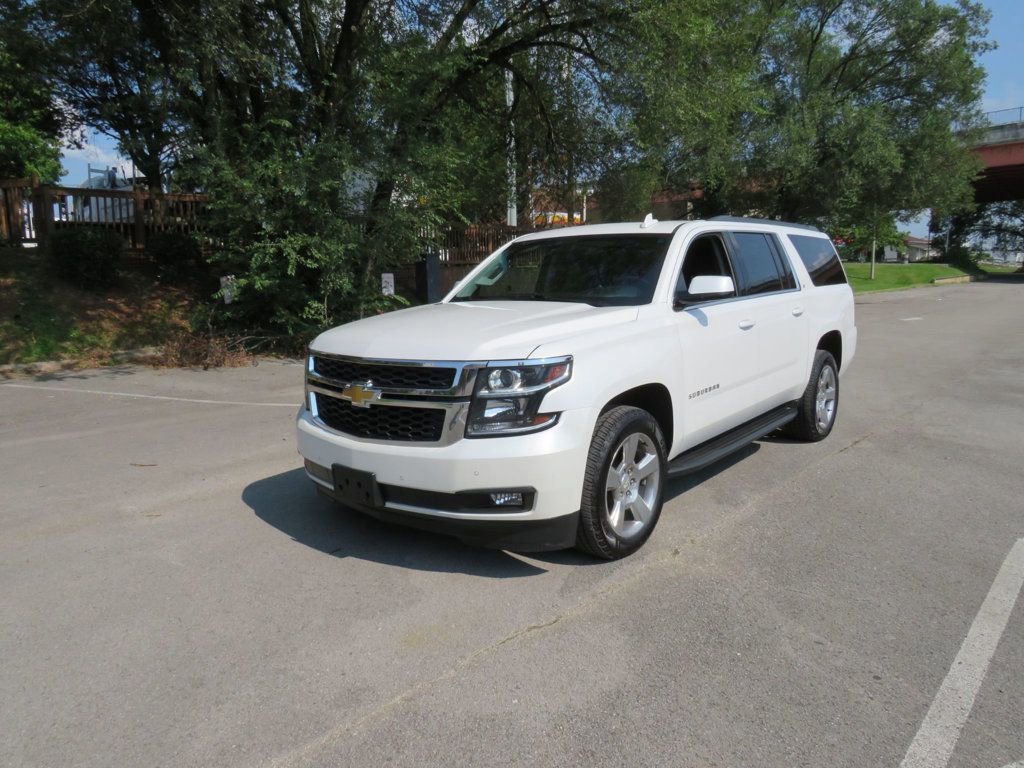 Used 2018 Chevrolet Suburban LT image 2