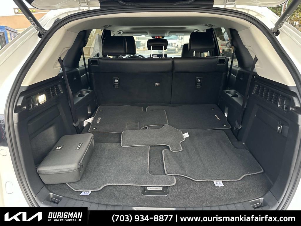 Used 2024 MAZDA CX-90 3.3 Turbo w/ Preferred Plus image 20