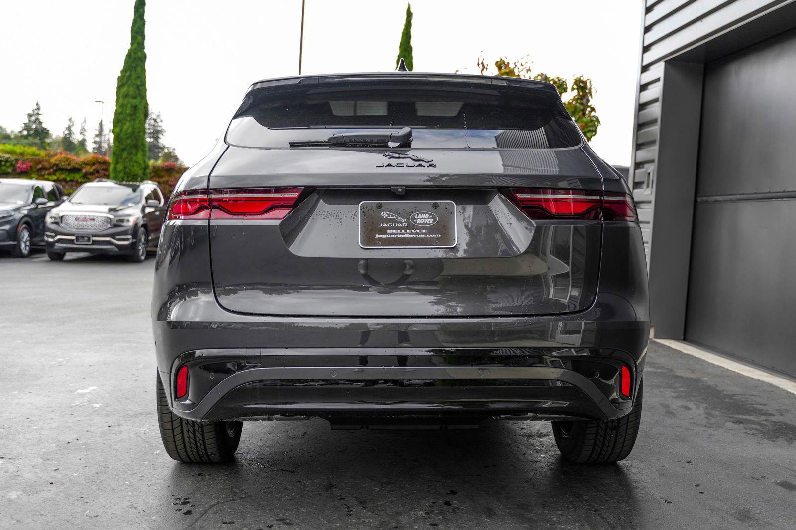 New 2025 Jaguar F-PACE R-Dynamic S image 7