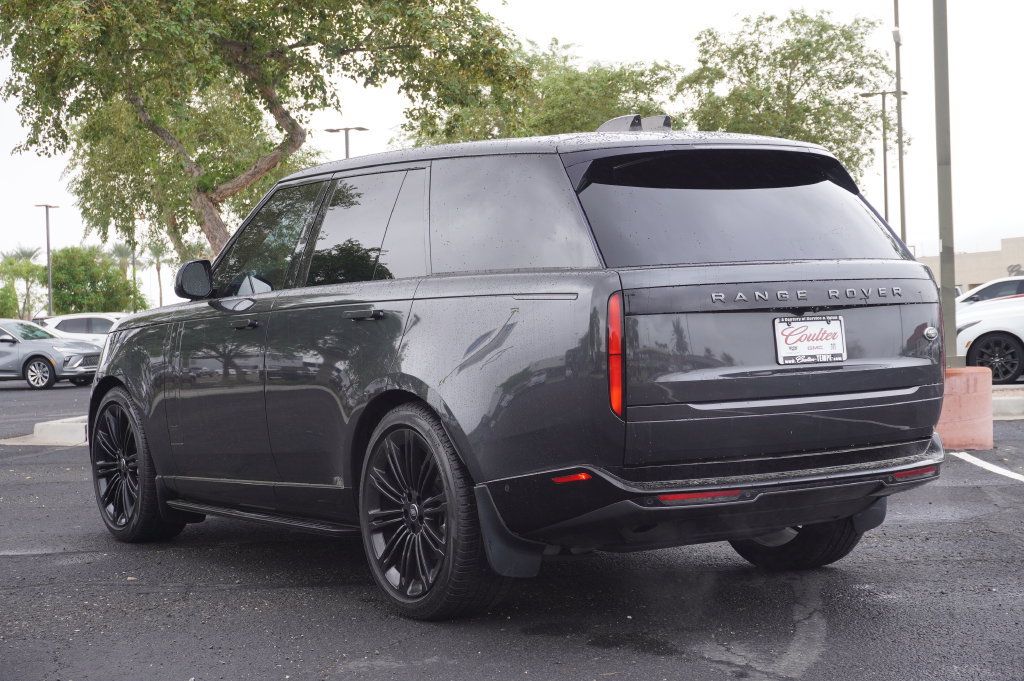 Used 2023 Land Rover Range Rover SE AWD/4WD image 3