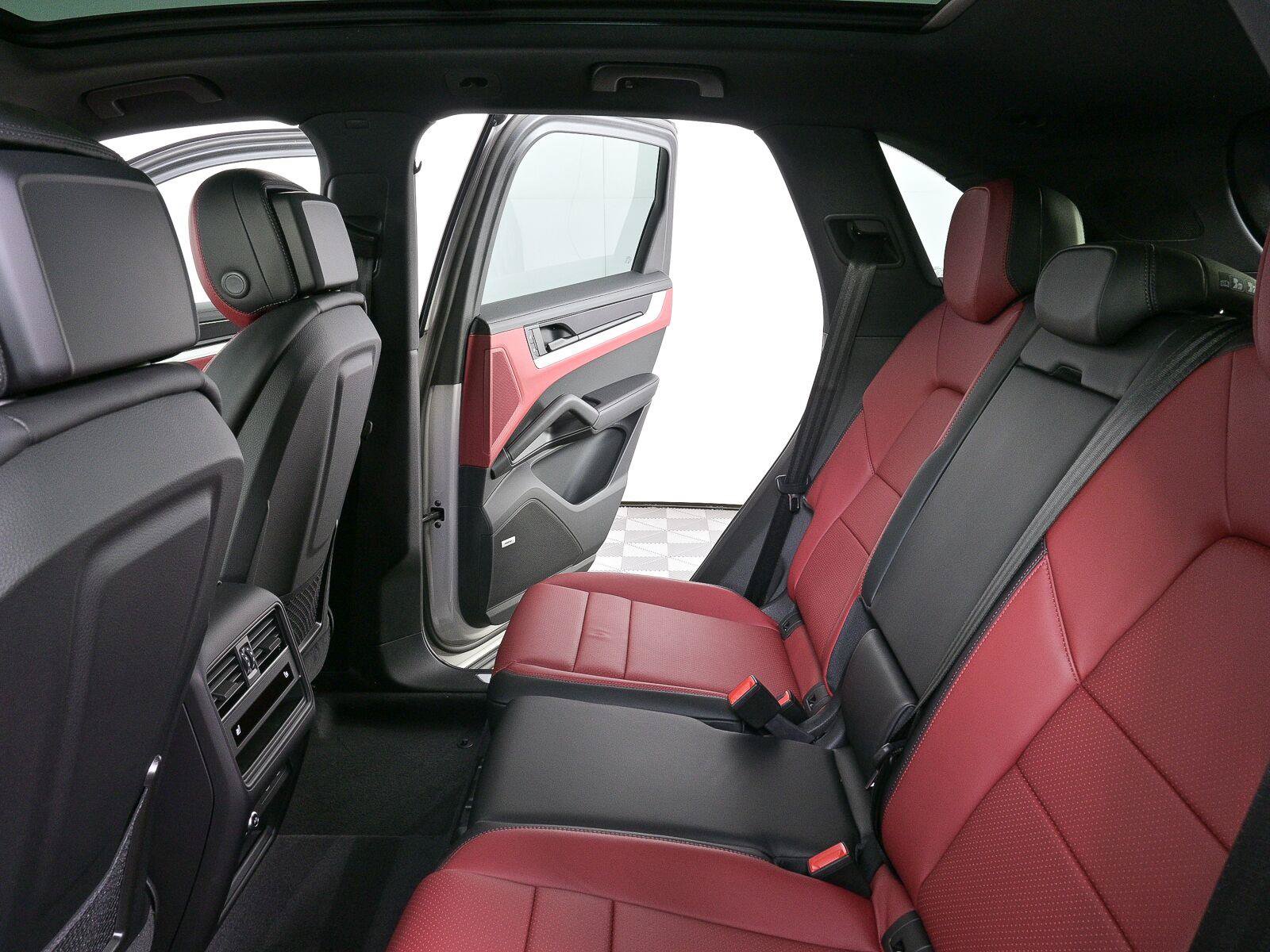 New 2026 Porsche Cayenne AWD/4WD image 20