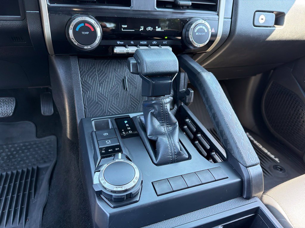 Used 2024 Toyota Tacoma SR w/ SR Upgrade Package AWD/4WD image 15