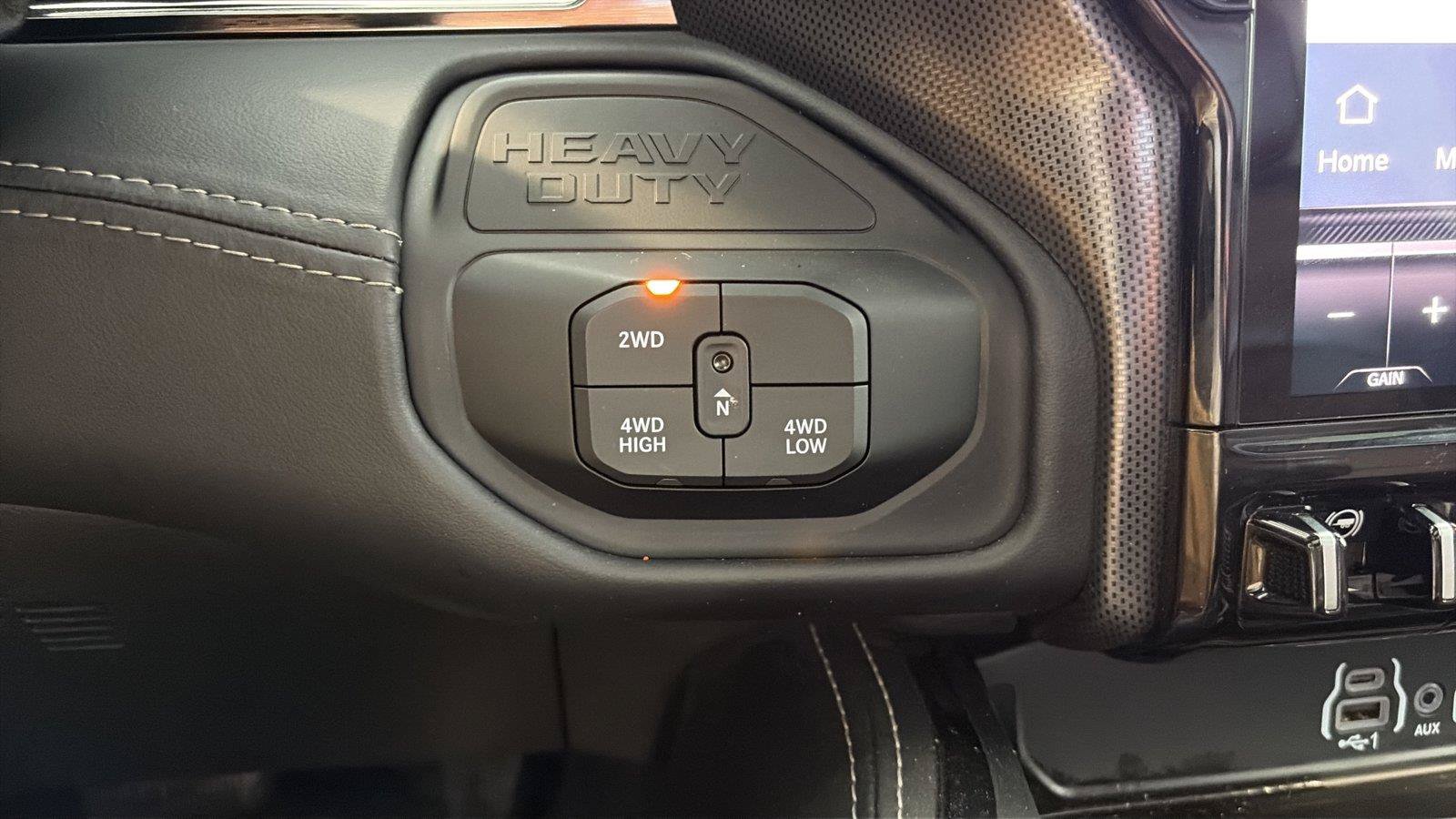 Used 2025 RAM 3500 Limited AWD/4WD image 30