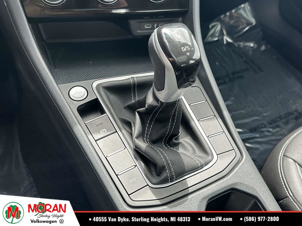 Certified 2023 Volkswagen Jetta SE w/ Panoramic Sunroof Package FWD image 30