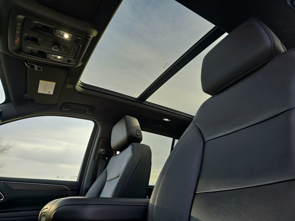 Used 2023 Chevrolet Tahoe Z71 AWD/4WD image 16