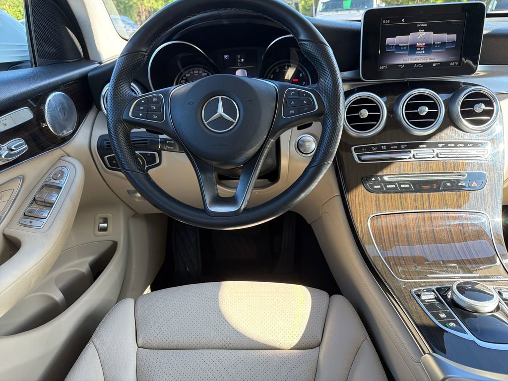 Used 2019 Mercedes-Benz GLC 300 4MATIC image 2