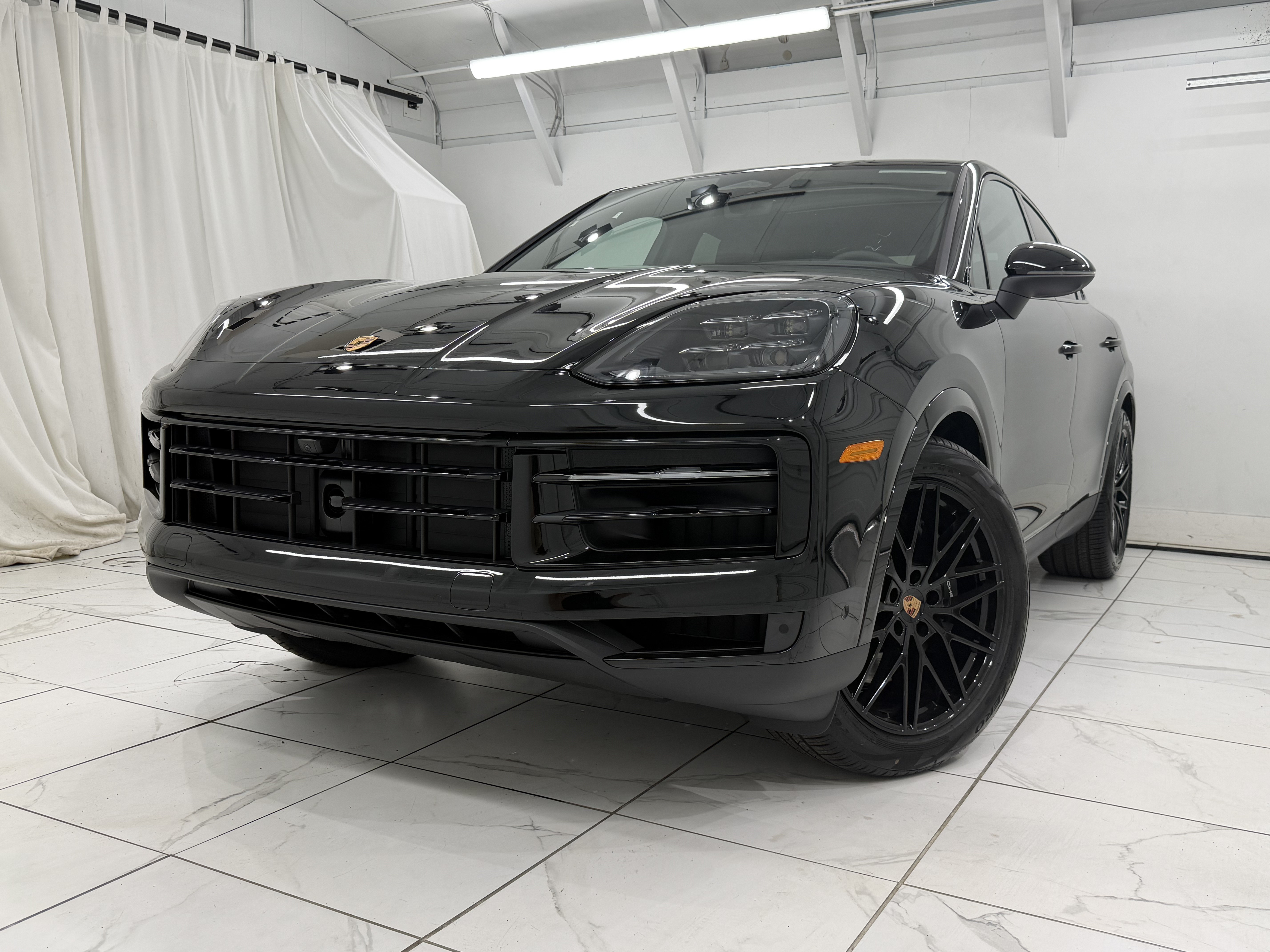 New 2026 Porsche Cayenne Coupe AWD/4WD image 8