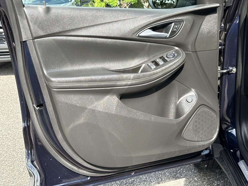 Used 2020 Buick Encore GX Select AWD/4WD image 22