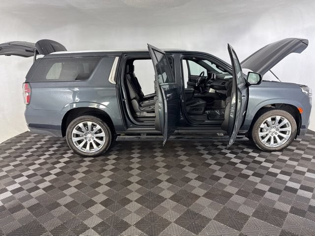 Used 2022 Chevrolet Suburban Premier AWD/4WD image 14