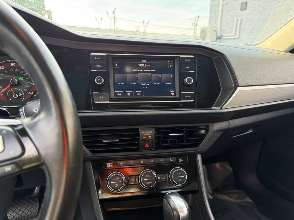 Used 2019 Volkswagen Jetta SE FWD image 35