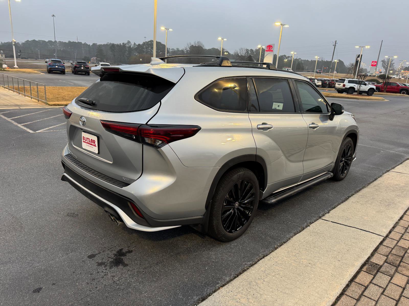 Certified 2024 Toyota Highlander XSE image 5