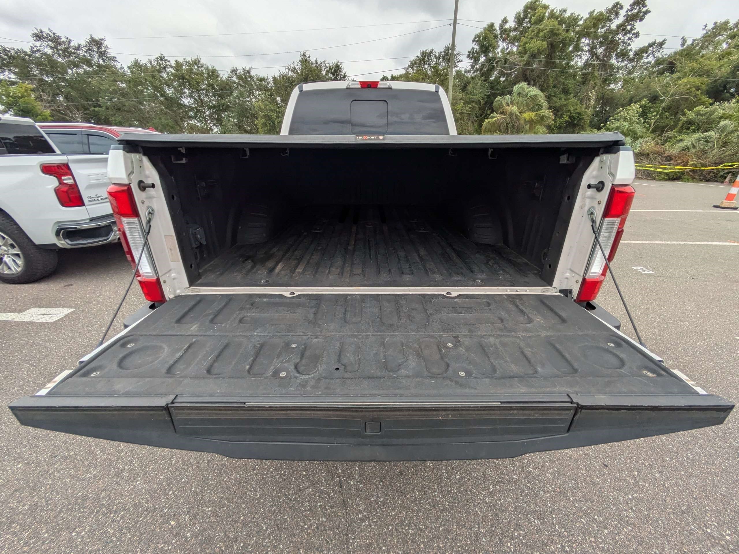 Used 2019 Ford F250 Lariat w/ Lariat Ultimate Package AWD/4WD image 11