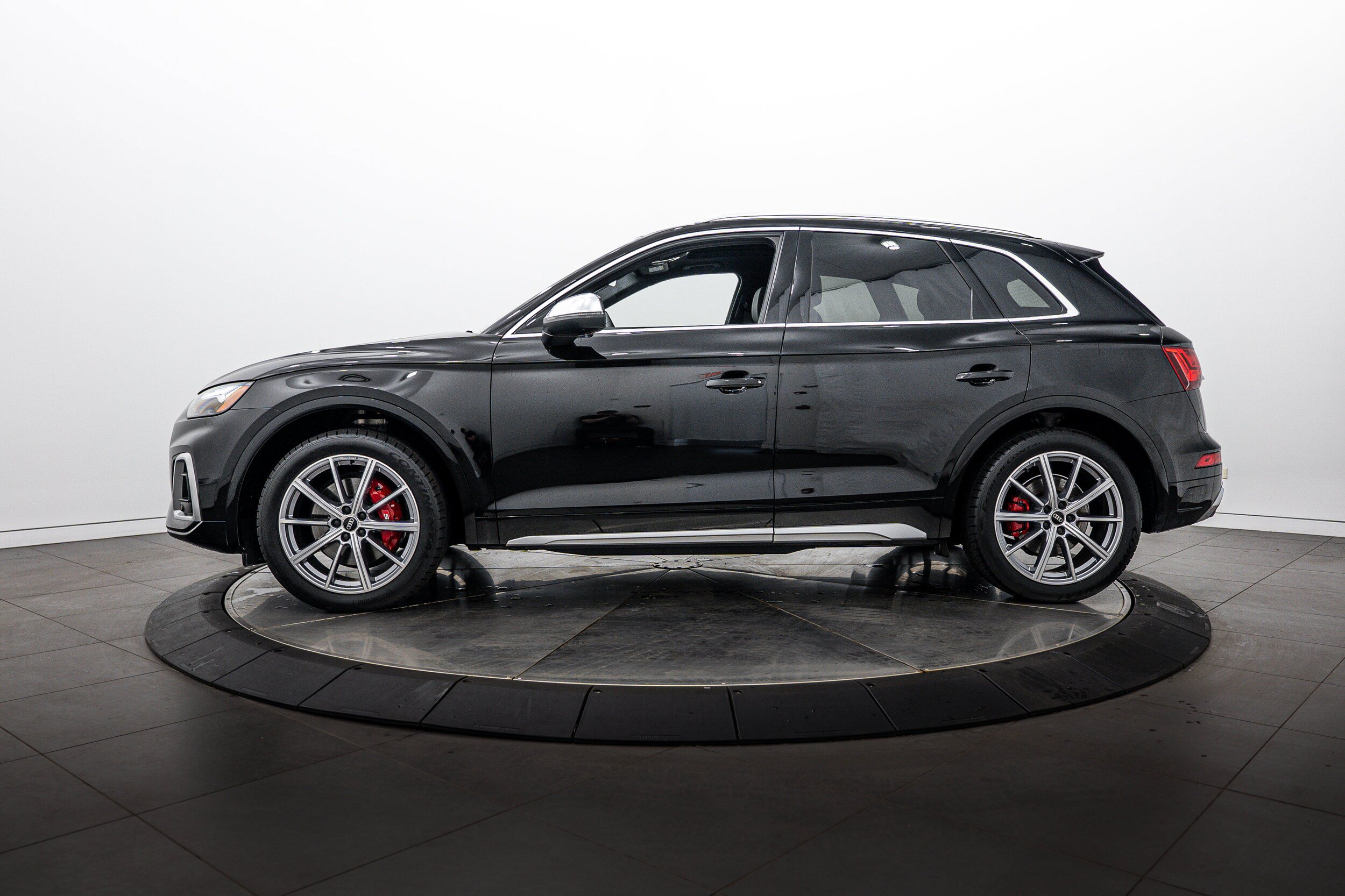 Used 2023 Audi SQ5 Premium Plus w/ Premium Plus Package AWD/4WD image 6