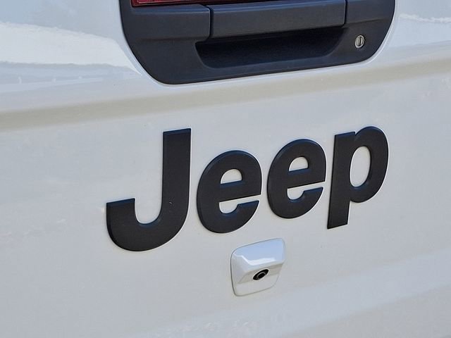 Used 2023 Jeep Gladiator Sport image 39