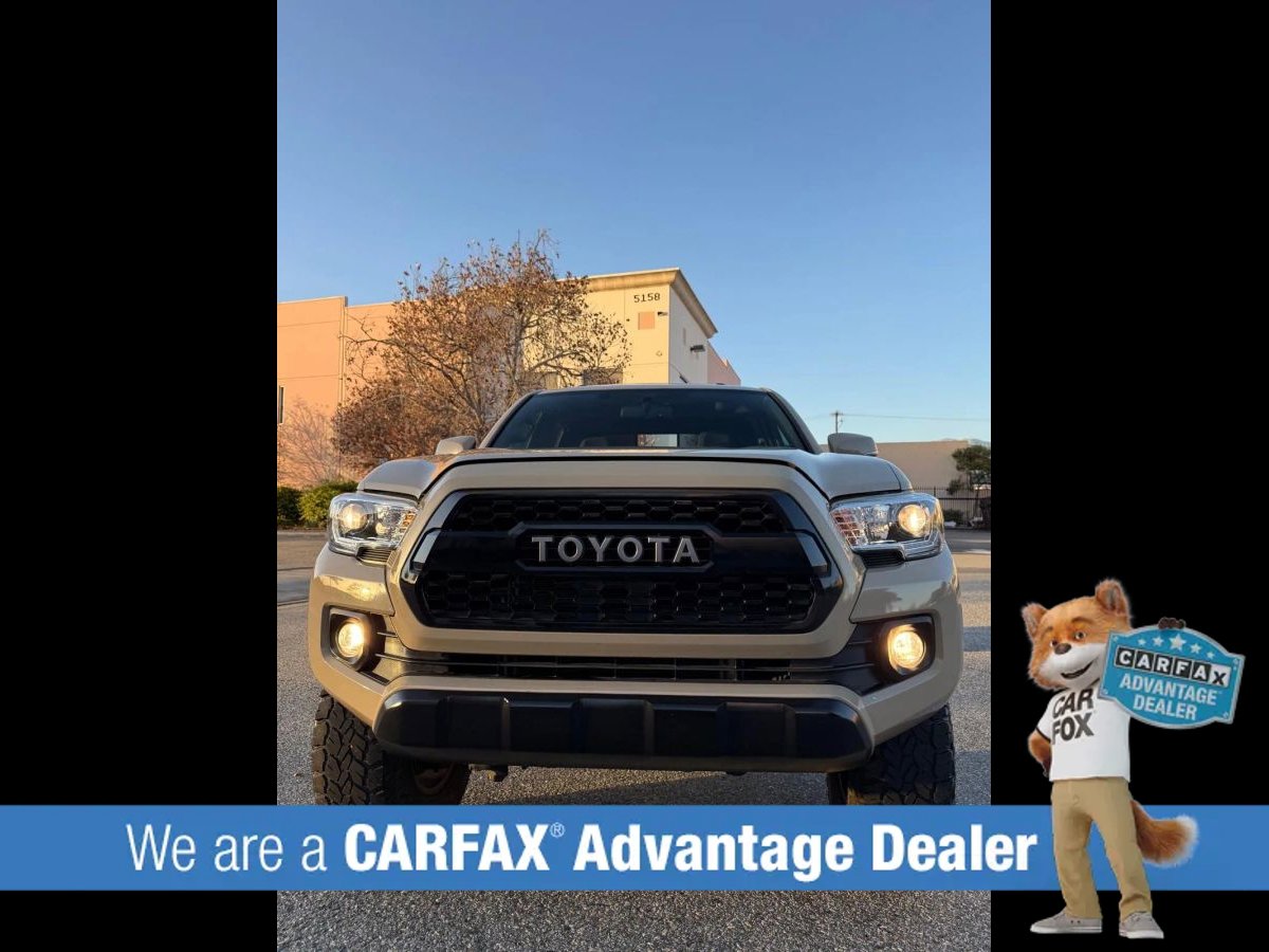 Used 2017 Toyota Tacoma TRD Off-Road w/ Premium & Technology Package image 25