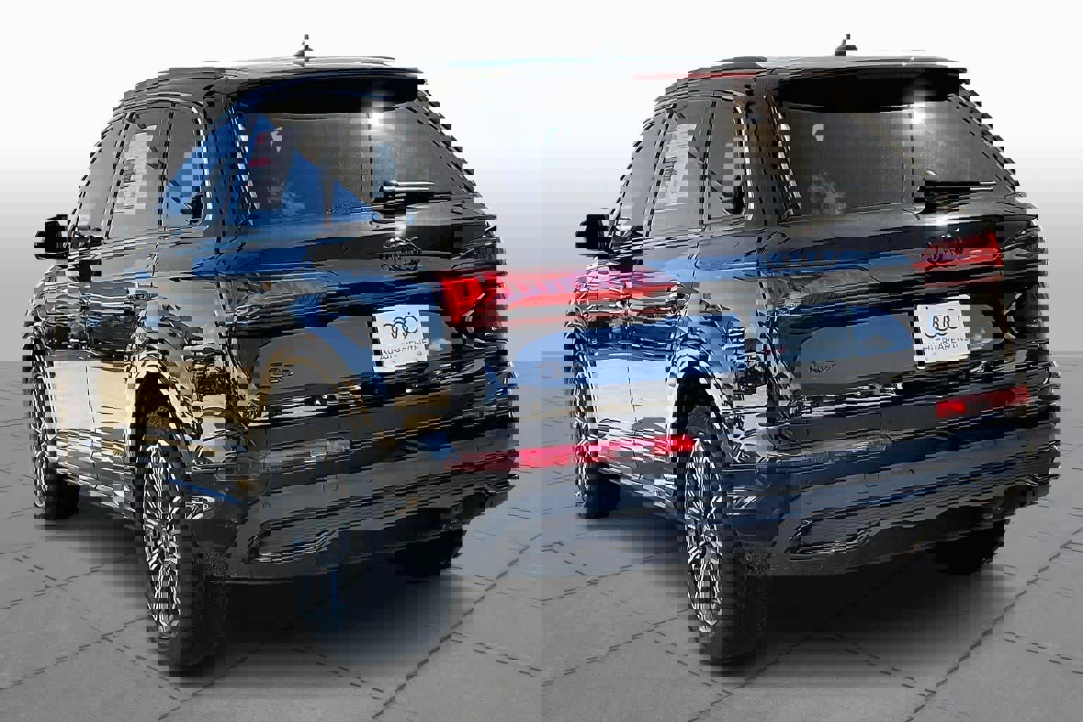 Used 2023 Audi Q7 Premium Plus image 10