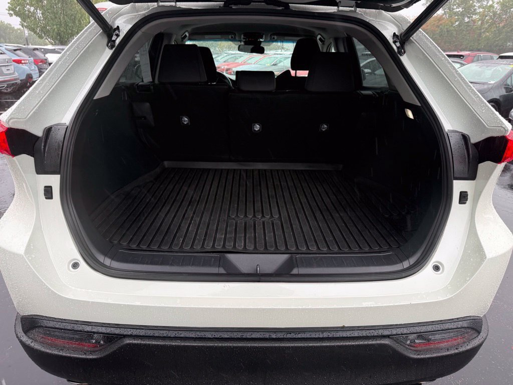 Certified 2021 Toyota Venza LE AWD/4WD image 18