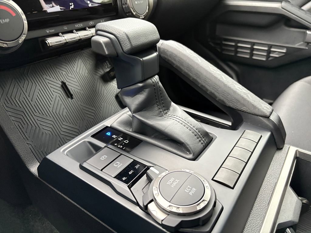 Used 2025 Toyota Tacoma SR5 image 28