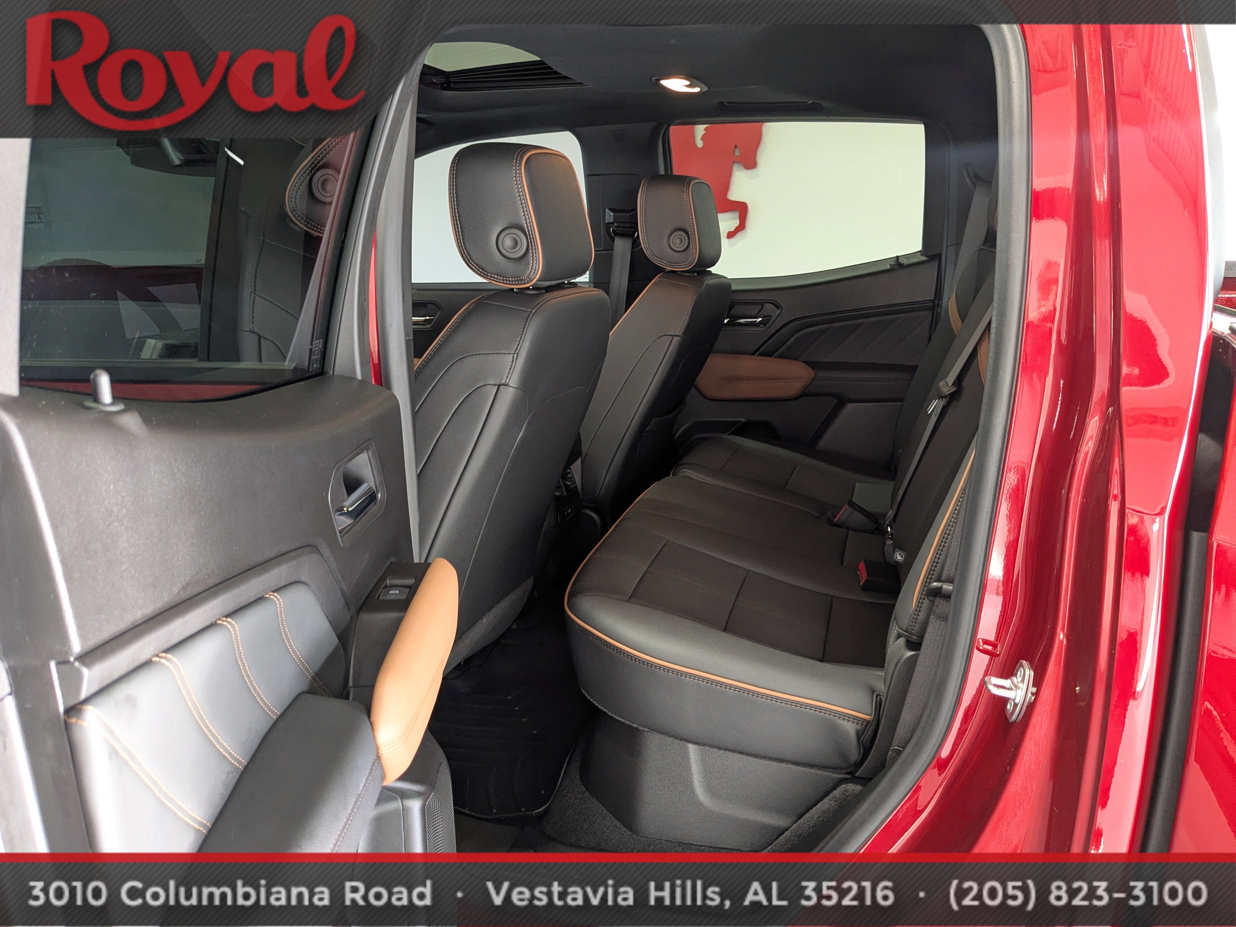Used 2024 GMC Canyon AT4 w/ Technology Package image 13