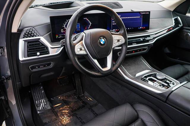 Used 2024 BMW X7 xDrive40i image 10