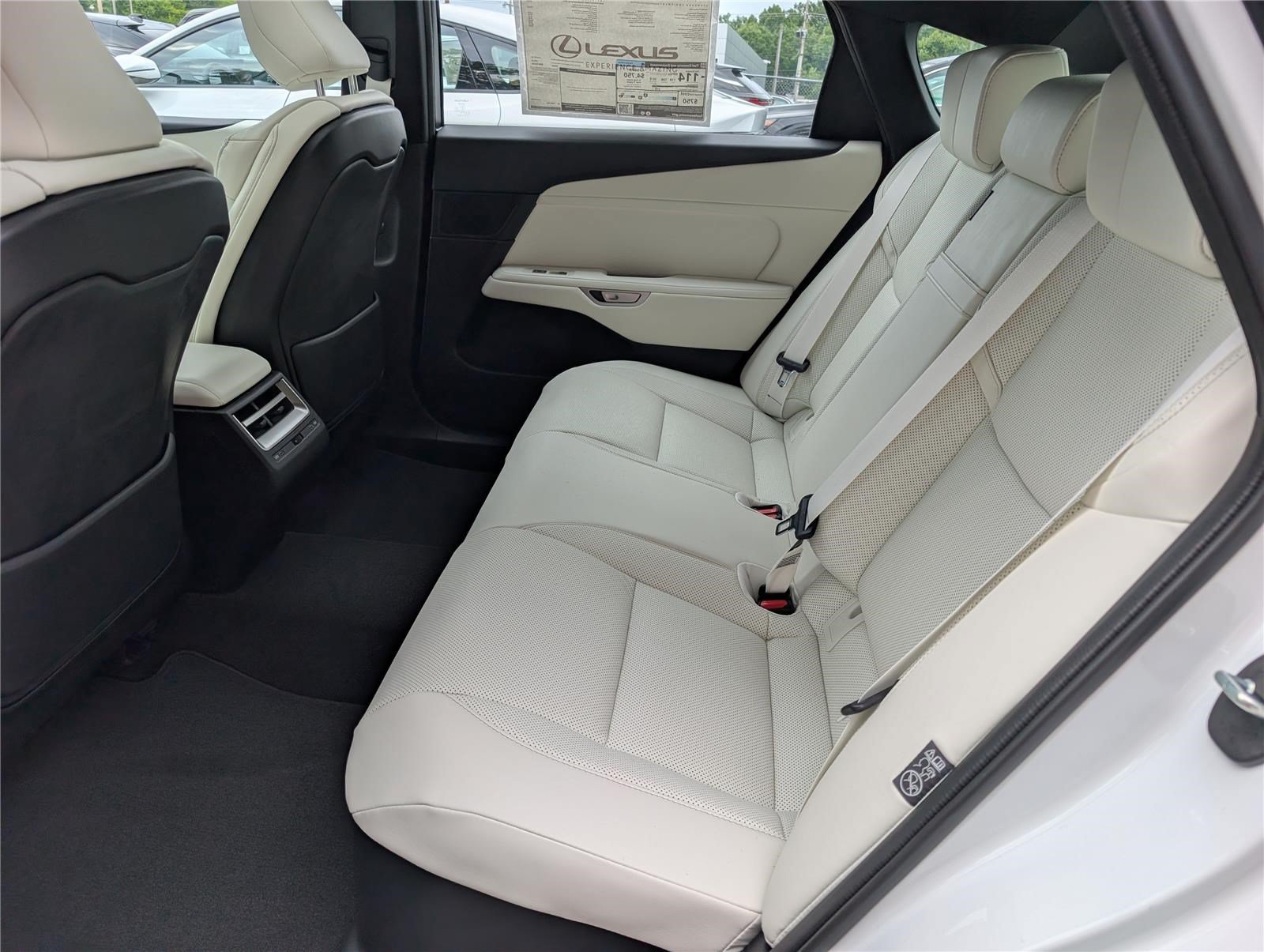 New 2026 Lexus ES 500e AWD/4WD image 11