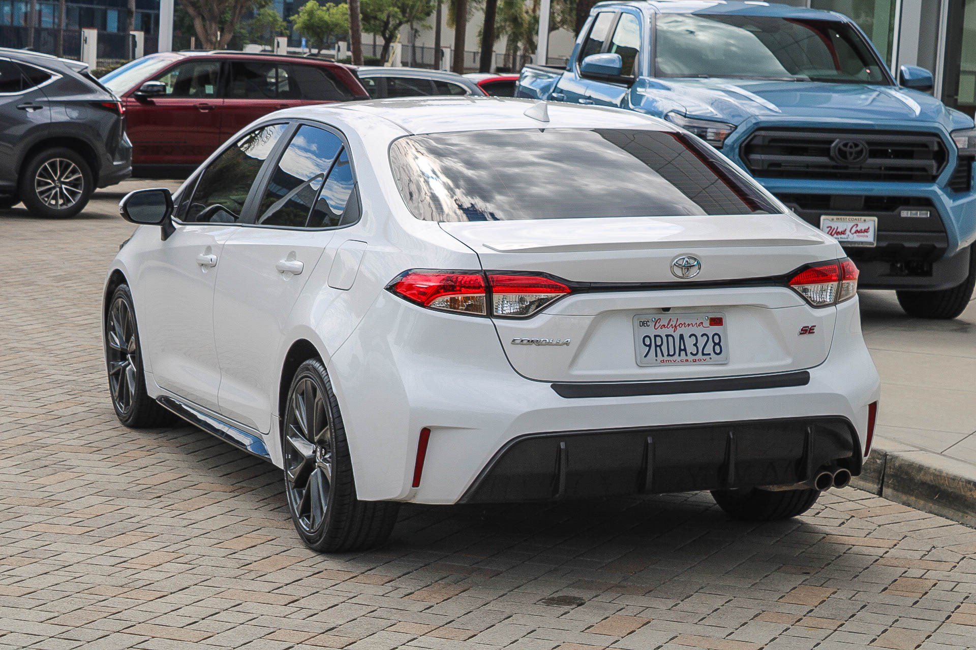 Certified 2025 Toyota Corolla SE w/ SE Premium Package FWD image 9