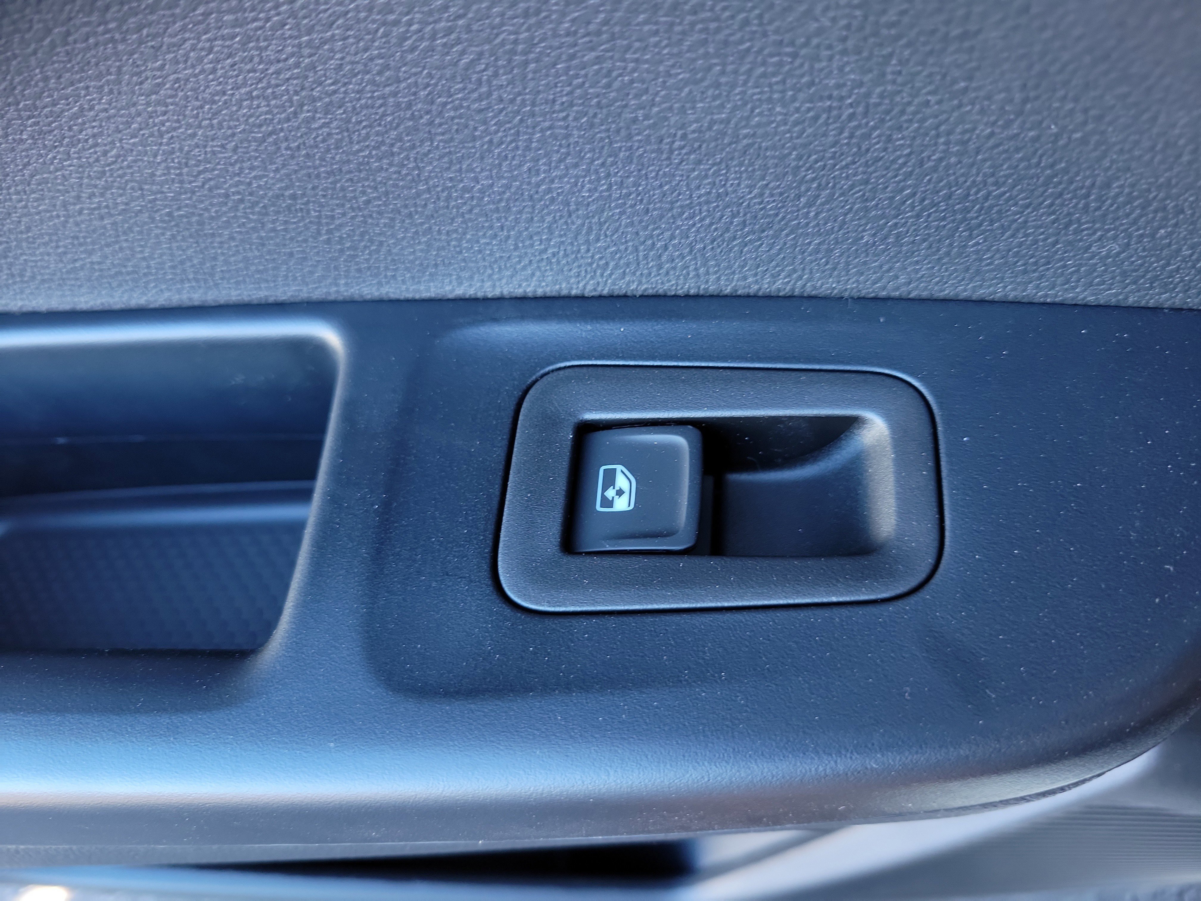 New 2026 Volkswagen Taos SE FWD image 17