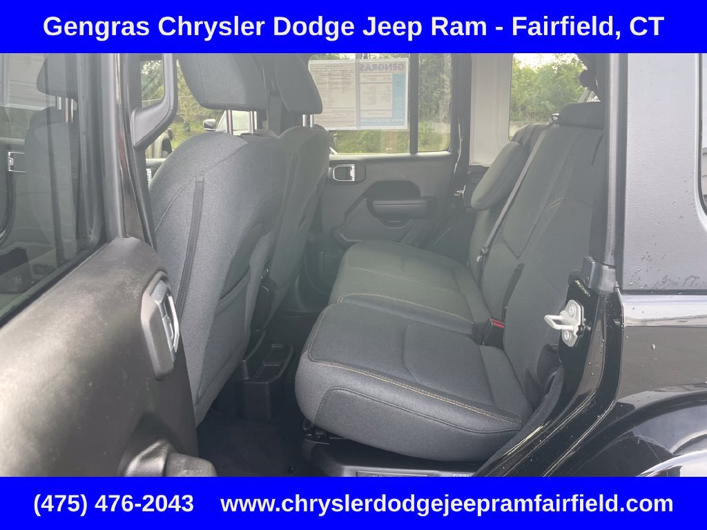 Certified 2024 Jeep Wrangler Unlimited w/ Convenience Group AWD/4WD image 43