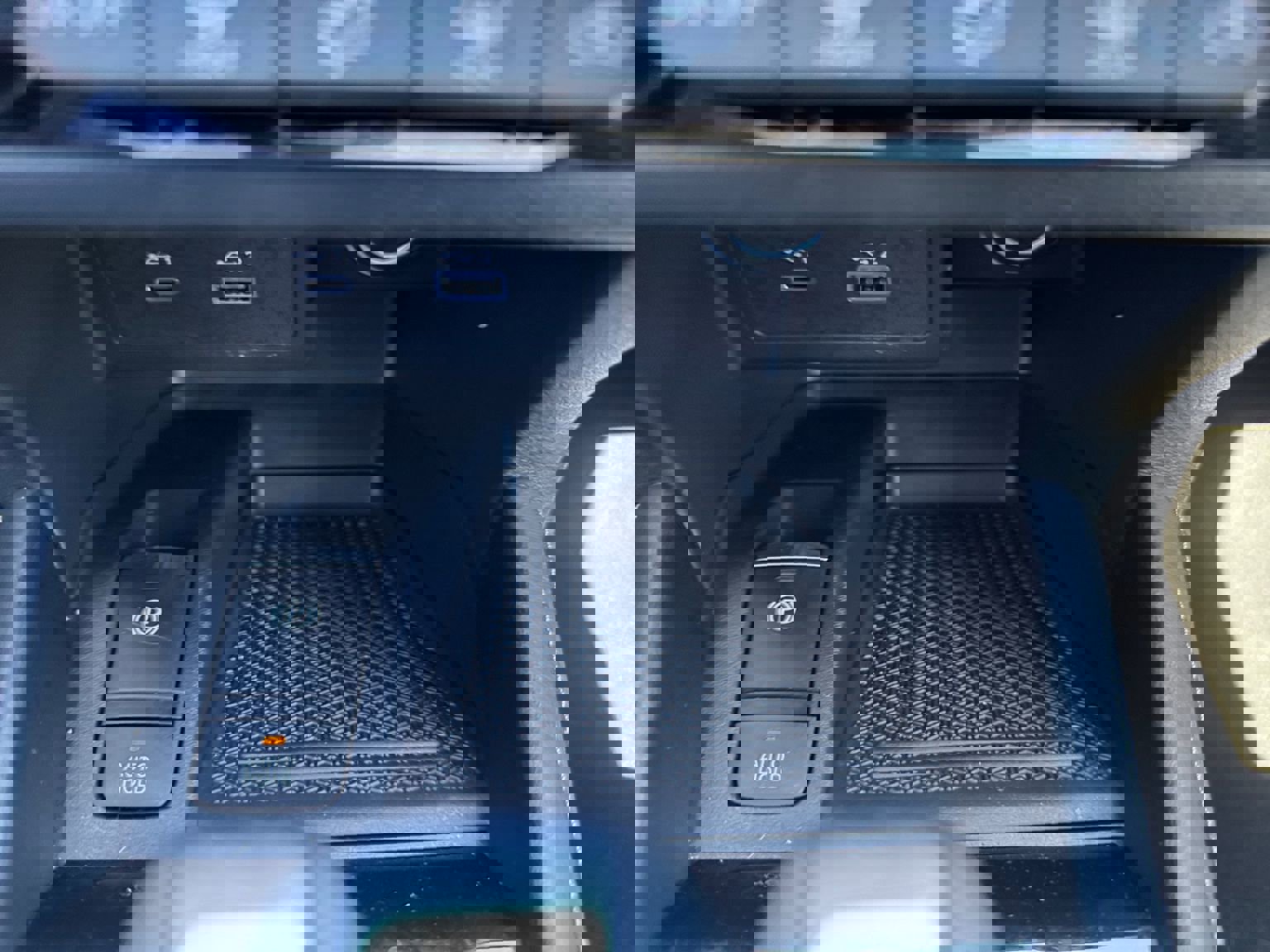 Used 2023 Nissan Kicks SR w/ SR Premium Package image 21