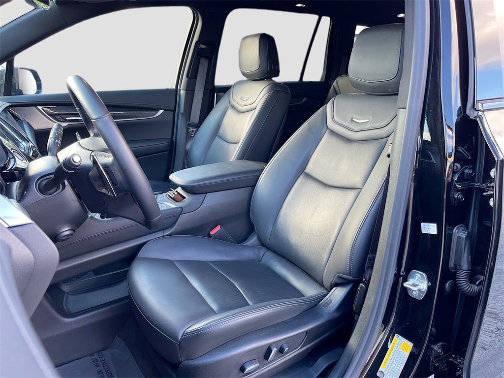 Used 2025 Cadillac XT6 Sport image 22