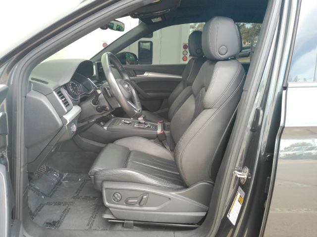 Used 2020 Audi Q5 2.0T Premium w/ Titanium Sport Package AWD/4WD image 16