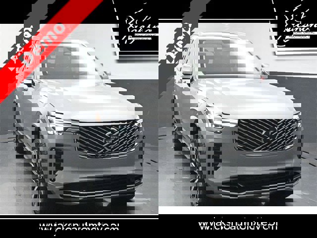 New 2025 Volvo XC90 B5 Core w/ Protection Package image 2