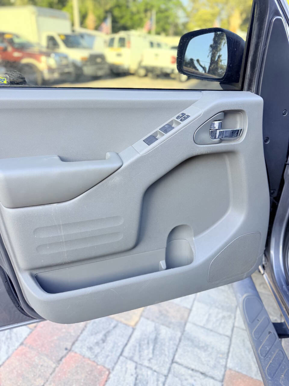 Used 2016 Nissan Frontier SV w/ SV Value Truck Package RWD image 9