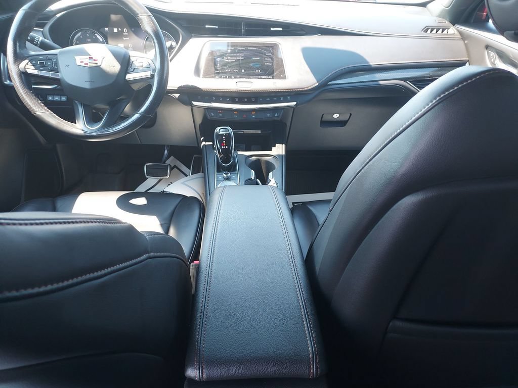 Used 2021 Cadillac XT4 Sport w/ Sun And Sound Package AWD/4WD image 10