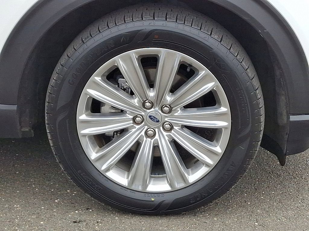 Used 2021 Ford Explorer Limited w/ Equipment Group 301A image 8