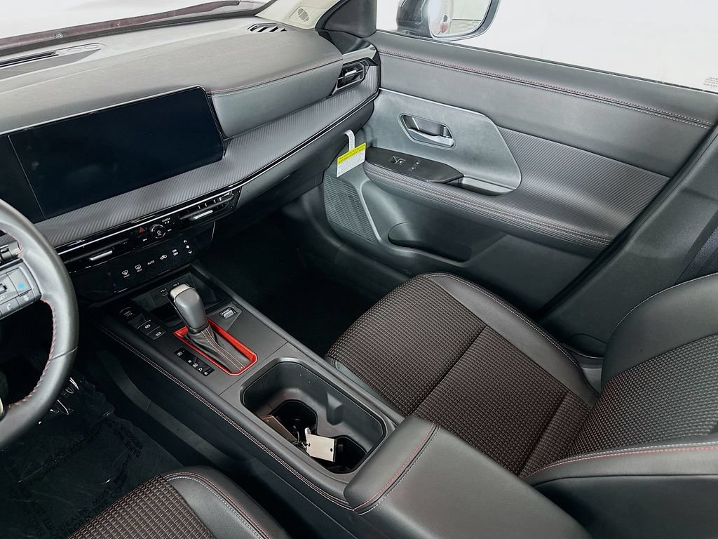 Certified 2025 Nissan Kicks SR AWD/4WD image 30