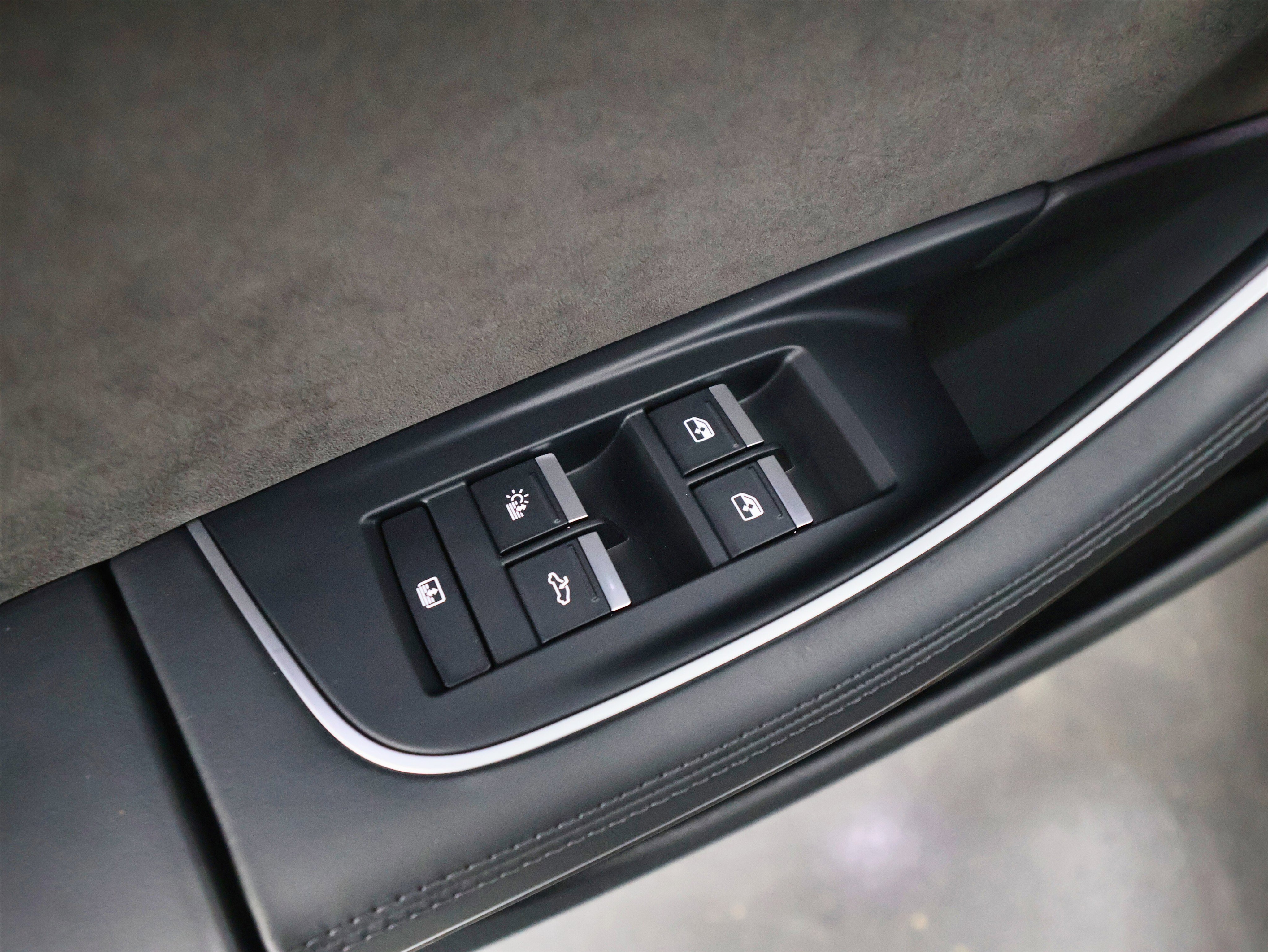 Used 2020 Audi A8 L 4.0T w/ Executive Package image 38